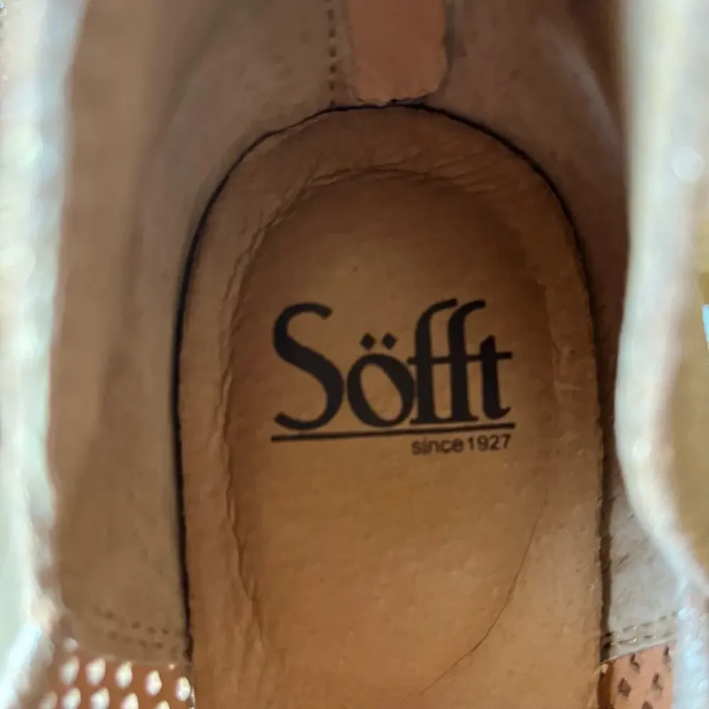 Sofft Booties Size 6 Beige Perforated Back Zip Comfort Festival Boho Concert